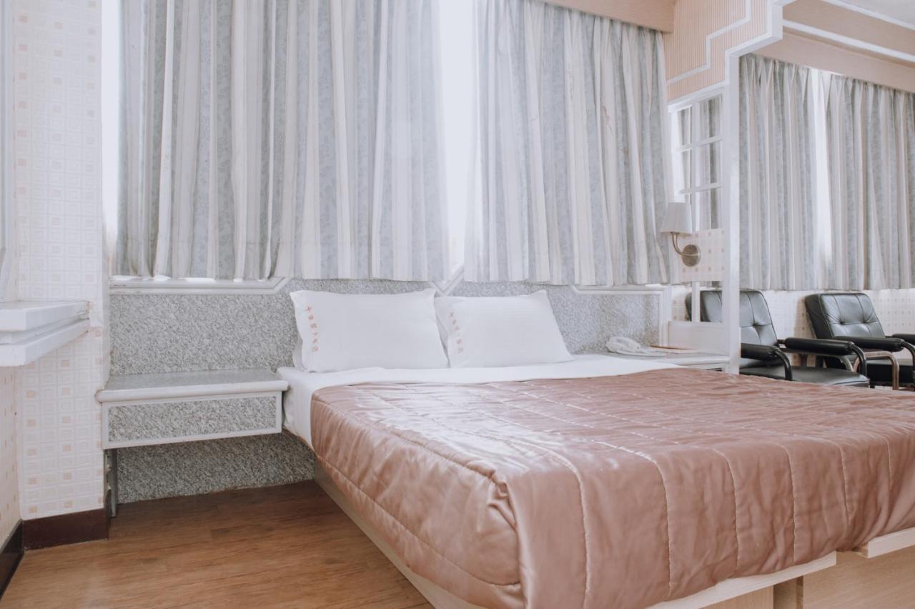 Tong Hsin Hotel Pingtung Ngoại thất bức ảnh