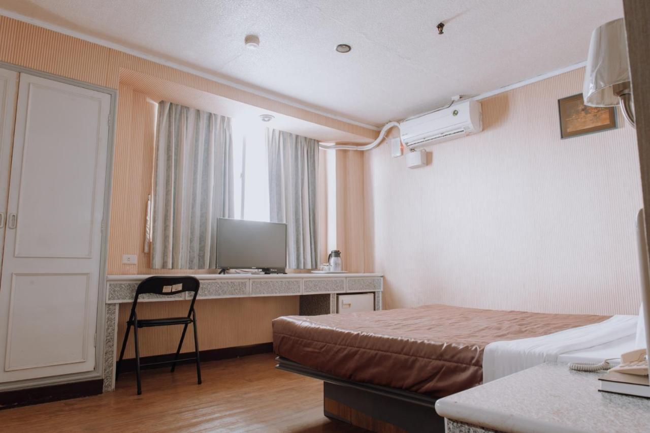 Tong Hsin Hotel Pingtung Ngoại thất bức ảnh