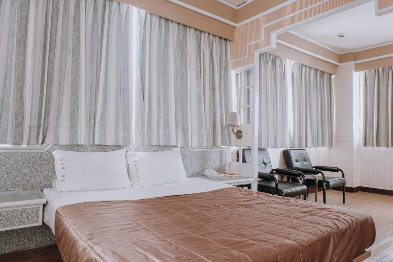 Tong Hsin Hotel Pingtung Ngoại thất bức ảnh