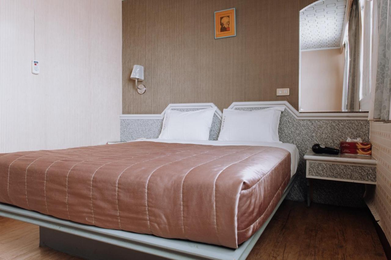 Tong Hsin Hotel Pingtung Ngoại thất bức ảnh