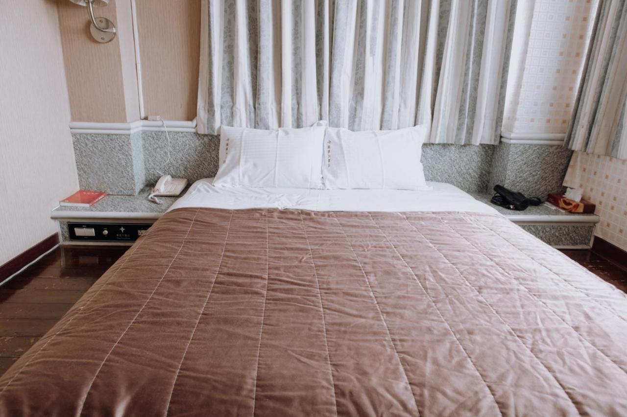 Tong Hsin Hotel Pingtung Ngoại thất bức ảnh