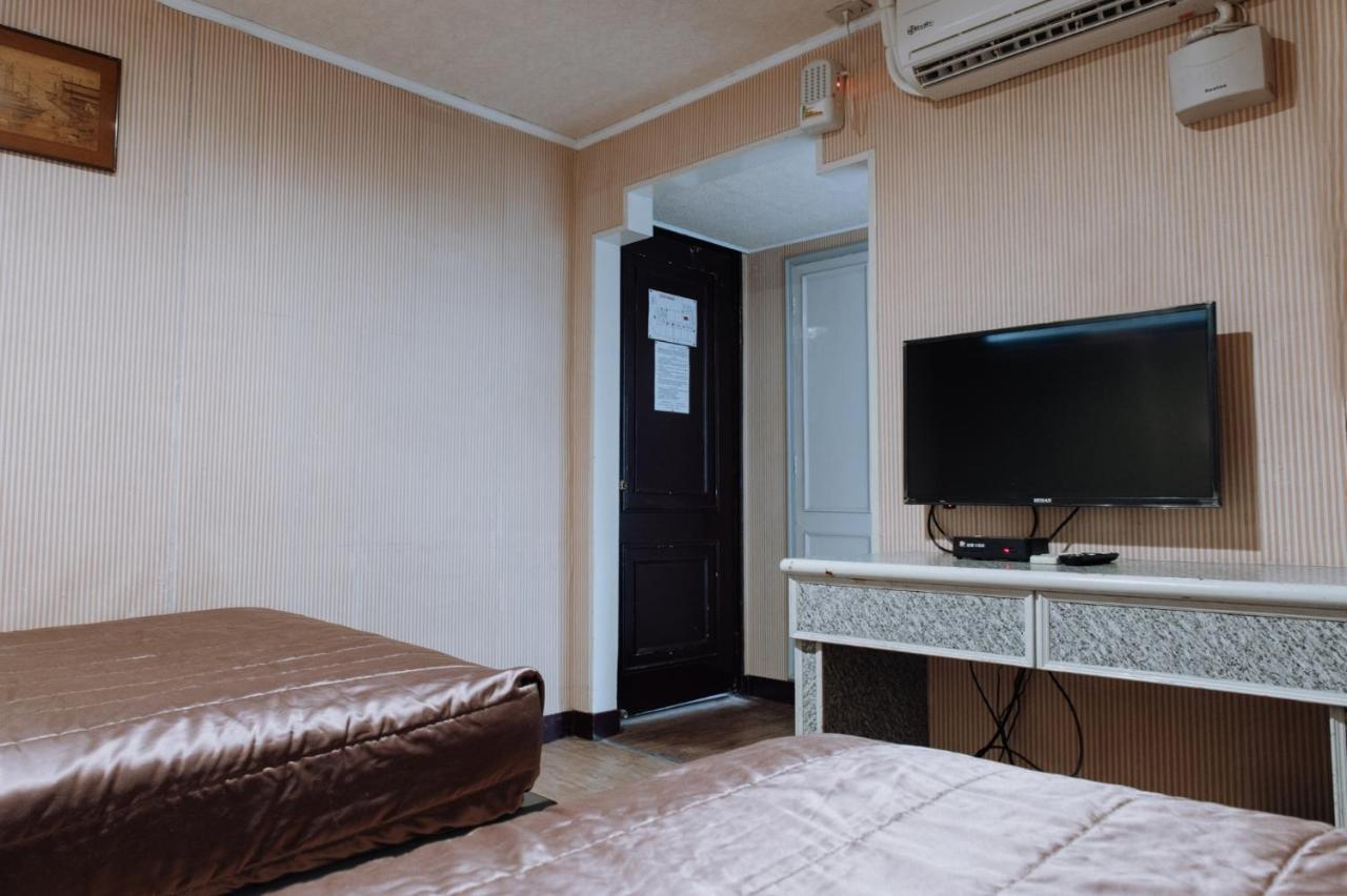 Tong Hsin Hotel Pingtung Ngoại thất bức ảnh