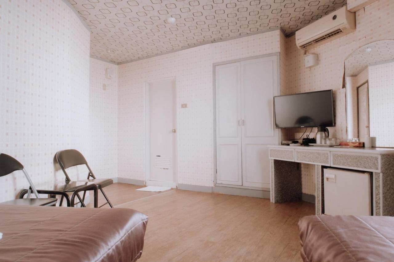 Tong Hsin Hotel Pingtung Ngoại thất bức ảnh