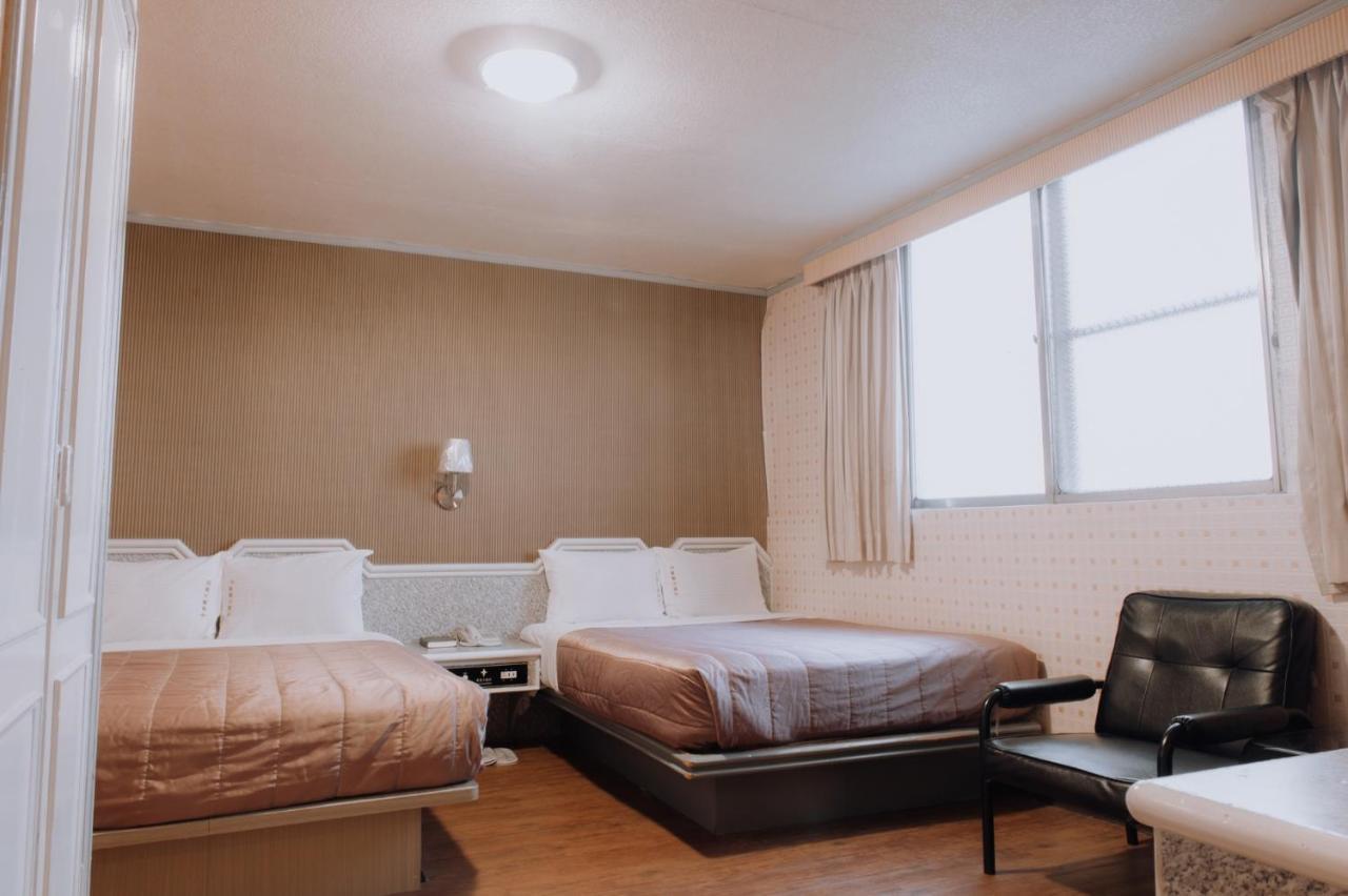 Tong Hsin Hotel Pingtung Ngoại thất bức ảnh